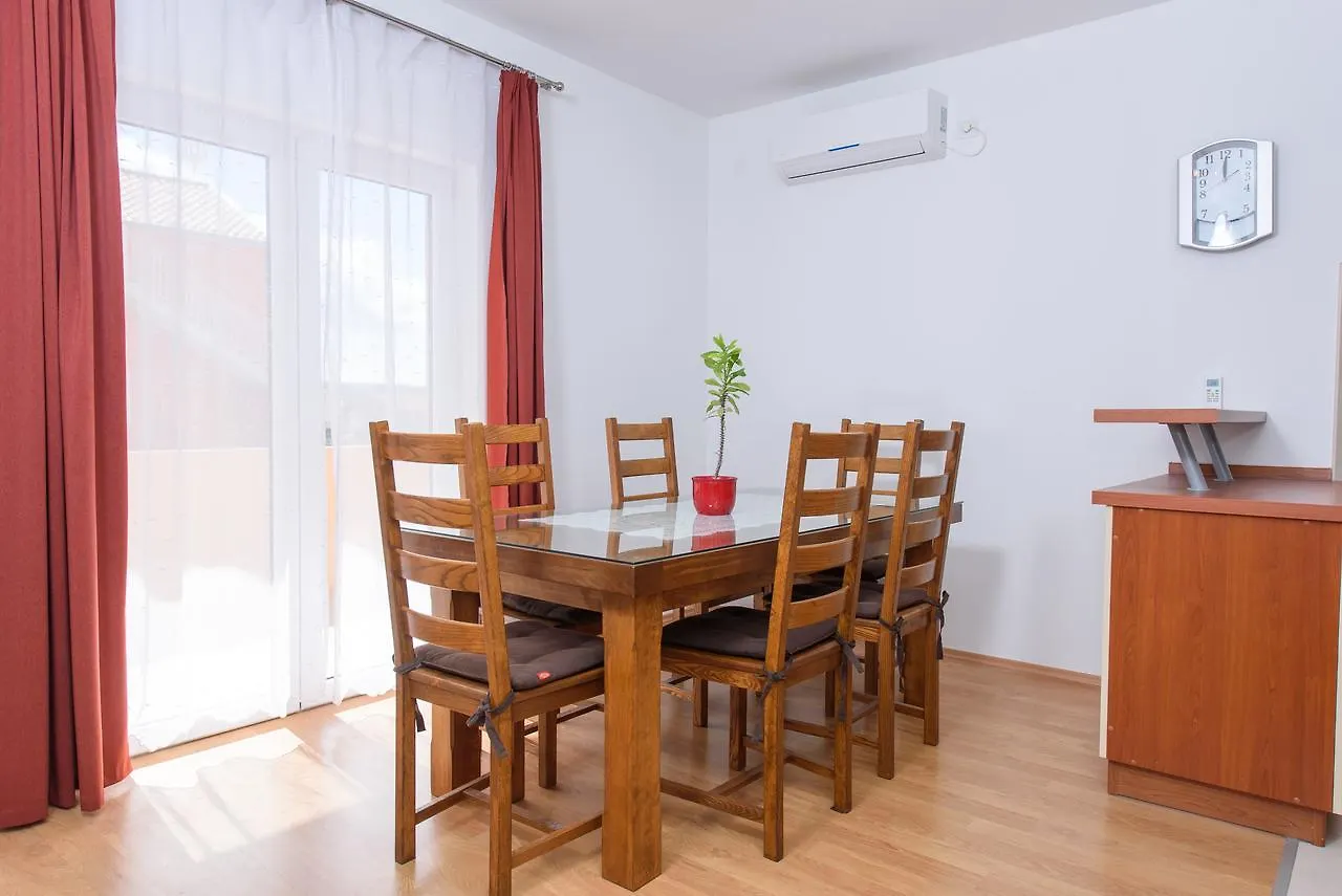 Apartment Drmic Kastela Croatia