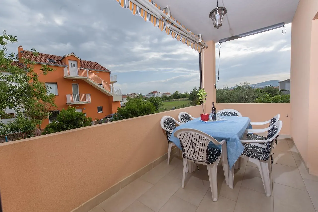 Apartment Drmic Kastela Croatia